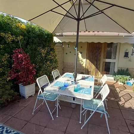 Appartamento Domus Claudio Garden - Monolocale con giardino privato Fiumicino Esterno foto
